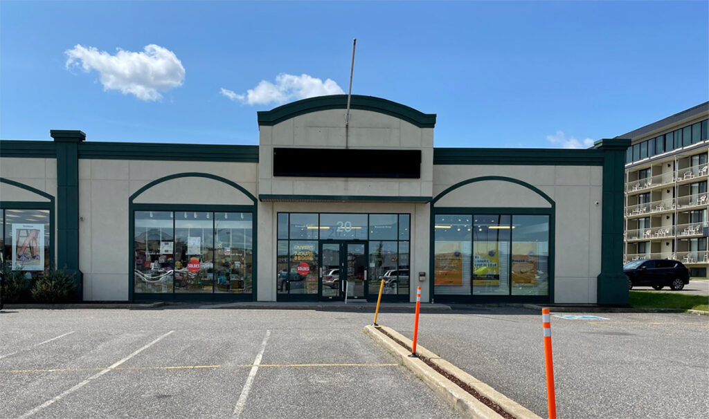 Commercial Retail Space For Rent 20 Simonds St N, Granby, QC